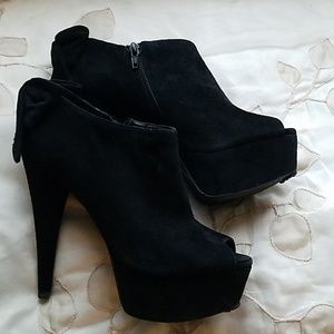 Jessica Simpson Bow Back Peep toe Booties